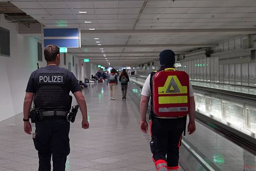 Nach einer erneuten Drohnensichtung wurde der Betrieb am Flughafen in München wieder vorübergehend eingestellt. - © Enrique Kaczor/onw-images/dpa