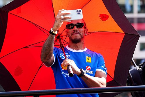 Wo er auftauchte, flippten die Tifosi aus. - © David Davies/PA Wire/dpa