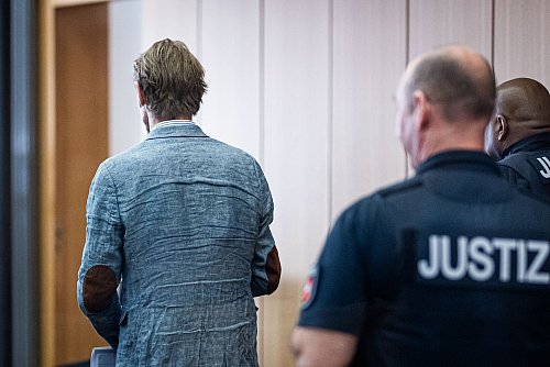 Der Verdächtige Christian B. sitzt derzeit wegen eines anderen Falls eine Haftstrafe in Deutschland ab. (Archivbild) - © Moritz Frankenberg/dpa Pool/dpa