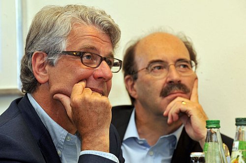 Eine eigene Kommentatorenliga: Fritz von Thurn und Taxis (r) und Marcel Reif. - © picture alliance / Peter Kneffel/dpa