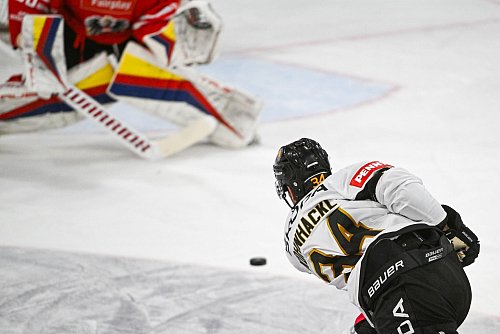 Tom Kühnhackl machte nach rund zweieinhalbjähriger Nationalmannschafts-Abstinenz beim Bundestrainer Eindruck. - © Armin Weigel/dpa