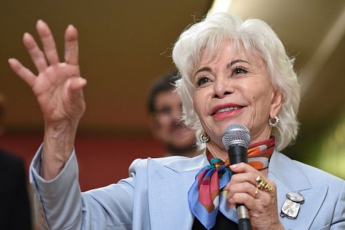 «Mein Name ist Emilia del Valle» von Isabel Allende erscheint beim Suhrkamp Verlag (Archivbild). - © Fernando Sánchez/EUROPA PRESS/dpa
