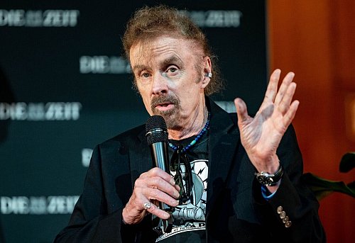 Der neue Roman des 76-jährigen T.C. Boyle erzählt von der «obsessiven Liebe zweier Männer zu einer Frau, die sich zwischen ihnen nicht entscheiden mag», heißt es vom Verlag. (Archivbild) - © Axel Heimken/dpa