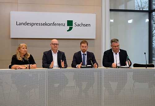 Ein Bündnis von CDU, BSW und SPD in Sachsen ist gescheitert. - © Robert Michael/dpa