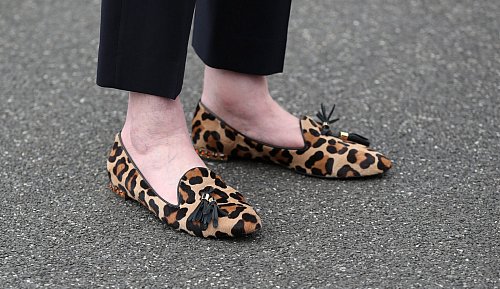 Auch Schuhe können Leo-Look - diese hier gehören der früheren britischen Premierministerin Theresa May. (Foto von 2017) - © picture alliance / Scott Heppell/PA Wire/dpa