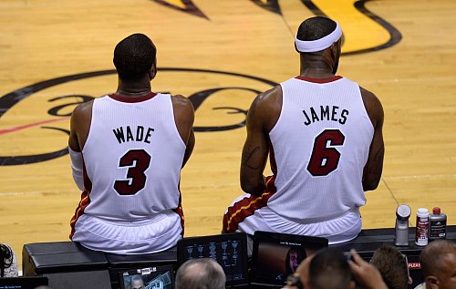 Wade und James gewannen mit Miami gemeinsam zwei Titel. - © picture alliance / dpa