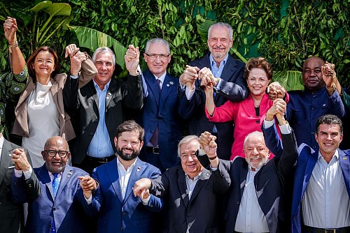 Gute Laune schon vor dem offiziellen Start: Lula und der UN-Chef. - © Kay Nietfeld/dpa