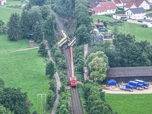 Die Bergung ist komplex. - © Jason Tschepljakow/dpa