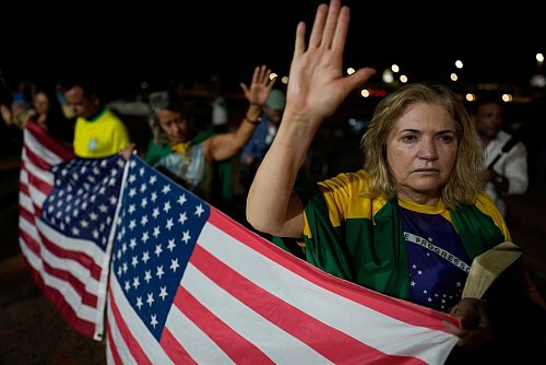 Bolsonaro wird zu mehr als 27 Jahren Haft verurteilt. - © Eraldo Peres/AP/dpa