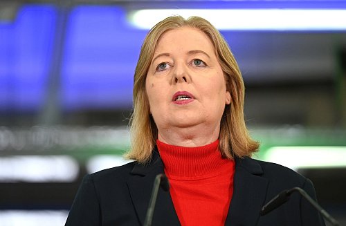 Sozialministerin Bas sieht keinen Grund für Änderungen an ihrem Rentenpaket. - © Elisa Schu/dpa