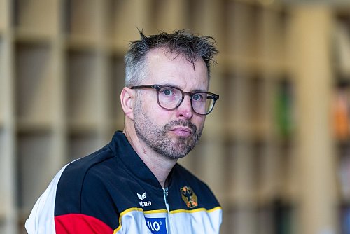 War als Krisenmanager gefordert: Bundestrainer Gerben Wiersma. - © Frank Hammerschmidt/dpa