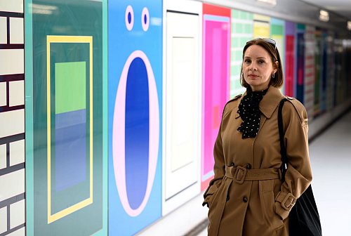 Der Kunst- und Skulpturenpfad «Purple Path» verbindet Chemnitz mit dem Umland. Mit dabei ist die Künstlerin Tanja Rochelmeyer mit ihrer Arbeit «Glance» im Kunstbahnhof Flöha (Archivbild) - © Hendrik Schmidt/dpa