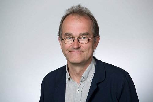 Prof. Dr. Reinhard Lindner, einer der beiden Leiter des Nationalen Suizidpräventionsprogramms für Deutschland (NaSPro). - © Sonja Rode/Lichtfang.net/dpa-tmn