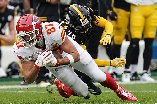 Chiefs Tight End Travis Kelce in Aktion. - © Matt Freed/AP/dpa