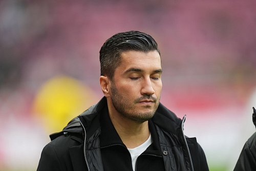 Gerät weiter unter Druck: BVB-Trainer Nuri Sahin. - © Thomas Frey/dpa