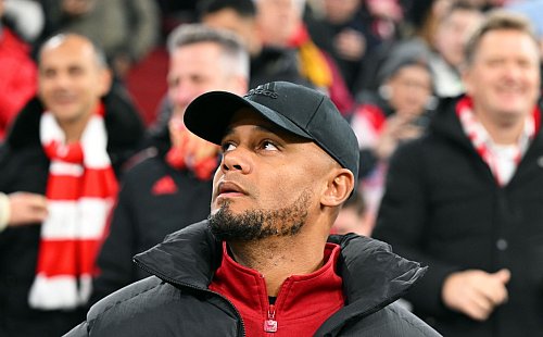 Trainer Kompany sieht in der neuen Defensiv-Stabilität «kein Geheimnis». - © Sven Hoppe/dpa