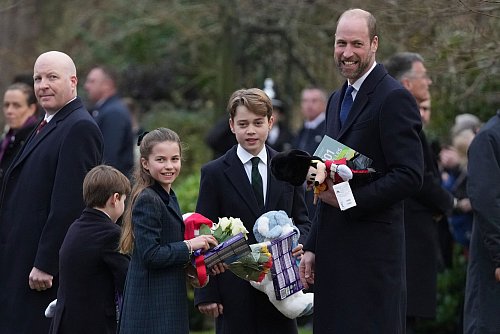 Für Kate und Williams Kinder gab es Geschenke. - © Jon Super/AP/dpa