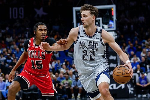 Fünf Niederlagen in Serie sind für Franz Wagner und die Orlando Magic eine bittere Ausbeute. - © Kevin Kolczynski/AP/dpa