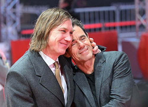 Schauspieler Lars Eidinger (l) und Regisseur Tom Tykwer beim Eröffnungsabend. - © Annette Riedl/dpa