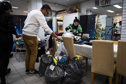 Nach der Explosion eines Mehrfamilienhauses in Den Haag gab es eine Welle der Hilfsbereitschaft für die Betroffenen. - © Jeroen Jumelet/ANP/dpa