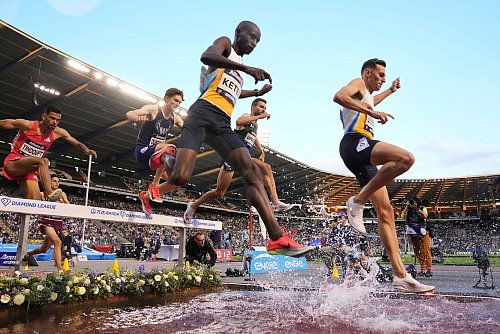 Über 3.000 Meter Hindernis kam Karl Bebendorf auf Platz fünf. - © Virginia Mayo/AP/dpa
