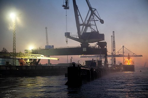 Das Schiff war vergangenen Mittwoch in Großbritannien gestartet. - © Sina Schuldt/dpa