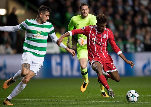 Kingsley Coman (r) war beim letzten Bayern-Spiel im Celtic-Park Torschütze. - © picture alliance / Sven Hoppe/dpa