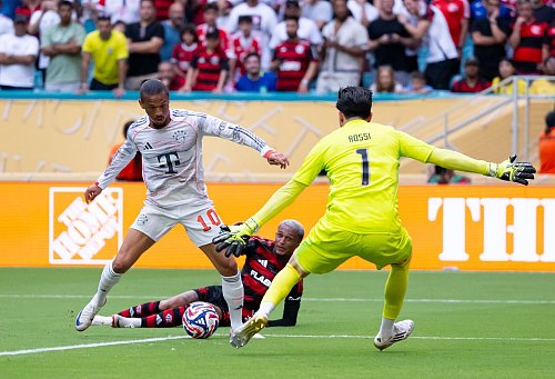 Bayern-Abschied ohne Tor: Leroy Sané scheitert an Flamengos Torwart. - © Sven Hoppe/dpa