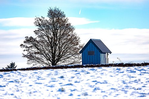 Zum Wochenstart soll es allerdings ungemütlich werden. - © Thomas Banneyer/dpa