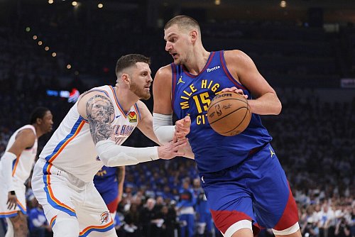 Nikola Jokic dürfte mit seinen Nuggets wieder konkurrenzfähig sein. - © Nate Billings/AP/dpa