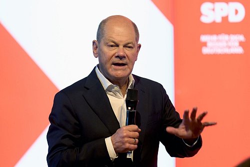Scholz zweifelt Merz\\\' Verlässlichkeit an - © Thomas Frey/dpa