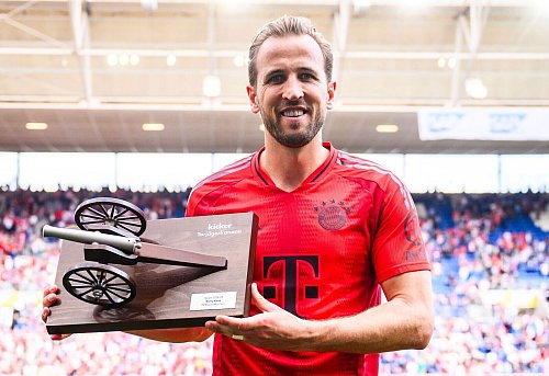 Erzielte sein 26. Saisontor und erhielt die Auszeichnung als Torschützenkönig: Harry Kane. - © Tom Weller/dpa