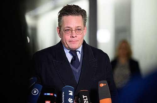 Konstantin von Notz (Grüne) ist Vorsitzender des Parlamentarischen Kontrollgremiums. - © Bernd von Jutrczenka/dpa