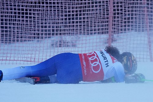 Ist im ersten Lauf gestürzt: Favoritin Federica Brignone. - © Giovanni Auletta/AP/dpa