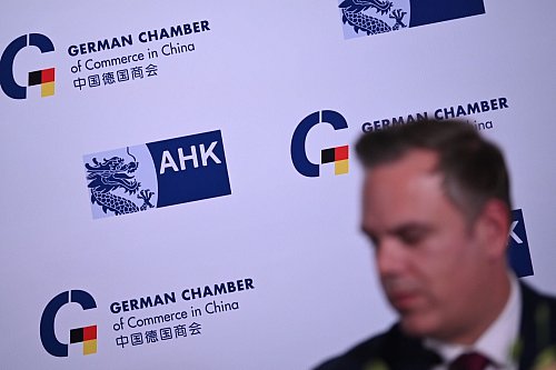 Deutsche Firmen sehen viele Probleme in China. - © Johannes Neudecker/dpa