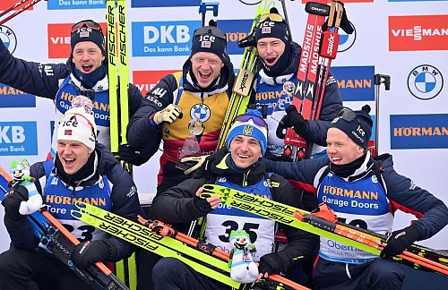 Die Norweger hielten schon bei der WM 2023 zu Pidrutschnji. - © Martin Schutt/dpa