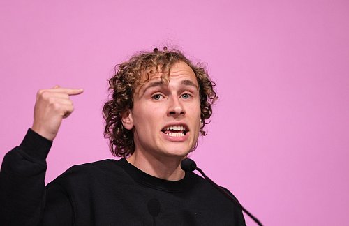 Der neue Vorsitzende der Grünen Jugend - Jakob Blasel. - © Sebastian Willnow/dpa