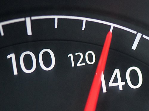 Bald nicht mehr als 130 auf der Autobahn? (Symbolbild) - © Patrick Pleul/dpa-Zentralbild/dpa