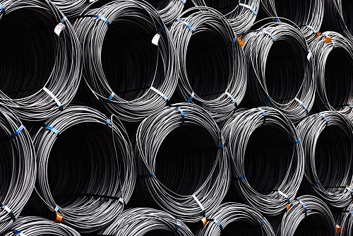 Die Lage in der Industrie in Deutschland bleibt angespannt: Im Juni ist die Produktion überraschend stark gesunken. (Archivbild) - © Philipp von Ditfurth/dpa