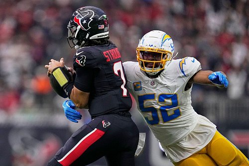 Die Chargers bereiteten Stroud in der ersten Halbzeit lange Probleme, dann aber drehten die Texans auf. - © Ashely Landis/AP/dpa