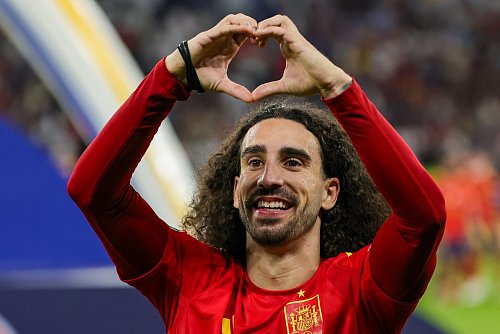 Wie viel Liebe bekommt er von den Fans in Stuttgart? Spaniens Marc Cucurella. - © Christian Charisius/dpa