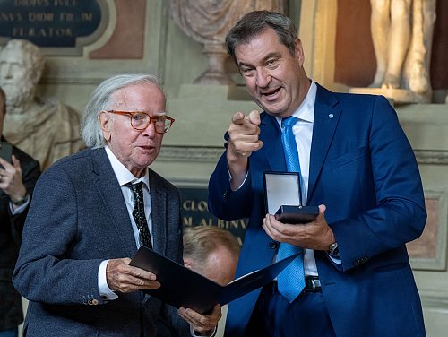 Doldinger erhielt vor gut zwei Jahren den Bayerischen Maximiliansorden. (Archivbild) - © Peter Kneffel/dpa