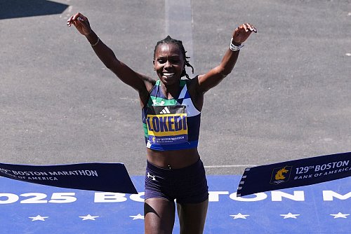 Sharon Lokedi lief einen Streckenrekord. - © Charles Krupa/AP/dpa