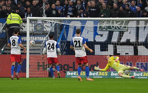 Auf sein 1:0 gelang dem HSV keine Antwort mehr. - © Marcus Brandt/dpa