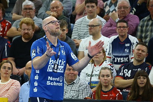 Trainer Ales Pajovic von der SG Flensburg-Handewitt. - © Michael Hundt/dpa