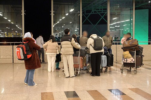 Viele ausreisewillige Afghanen harren seit Monaten oder gar Jahren in Islamabad aus. - © Nabila Lalee/dpa