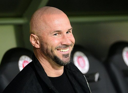 War vor der Partie zuversichtlich: Hoffenheims Trainer Christian Ilzer. - © Daniel Bockwoldt/dpa