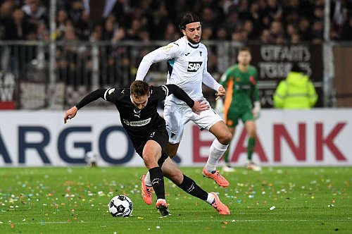 FC St. Pauli gegen die TSG Hoffenheim entwickelte sich erst spät zum echten Pokal-Fight. - © Daniel Bockwoldt/dpa