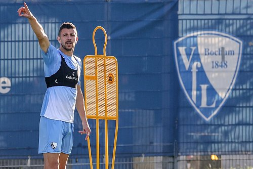 Als Führungsspieler gefordert: Bochums Mittelfeldspieler Anthony Losilla. - © Tim Rehbein/dpa