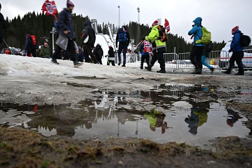 Regen und Wind: Wirklich gemütlich ist das Wetter in Trondheim nicht. - © Hendrik Schmidt/dpa